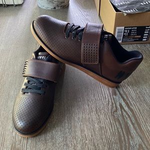 NO BULL Leather Lifter Mens size 9.5 Women’s Size 11